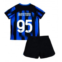 Dětský fotbalový dres Inter Milan Alessandro Bastoni #95 2023-24 Domácí Krátký Rukáv (+ trenýrky)